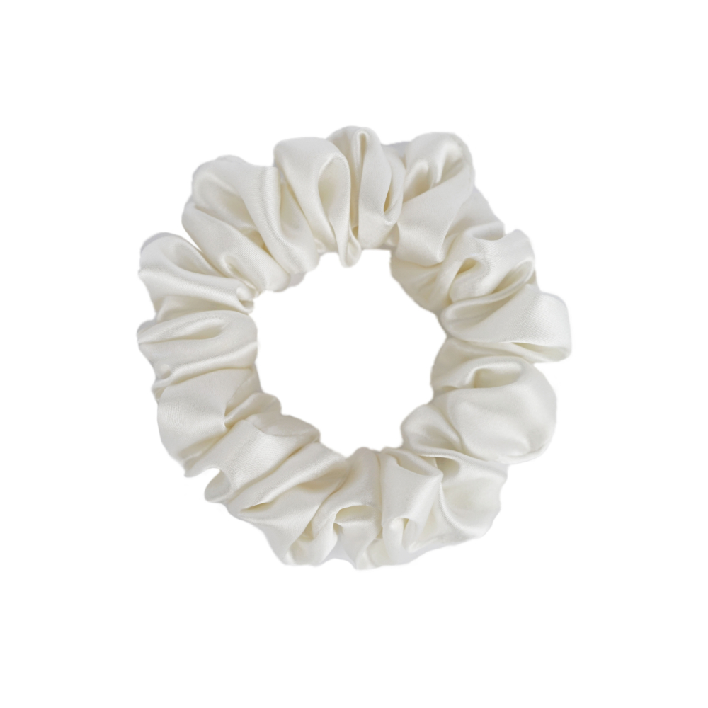 Silk Scrunchie#SilkScrunchie_byDD_White1_S_Packshot.jpg