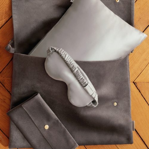 Silk Travel Set#Travel_Set_byDariiaDay_Campaign_3_Paris-1.jpg